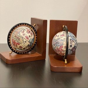 Vintage Old World Spinning Globe 2 Bookends /Bookstand